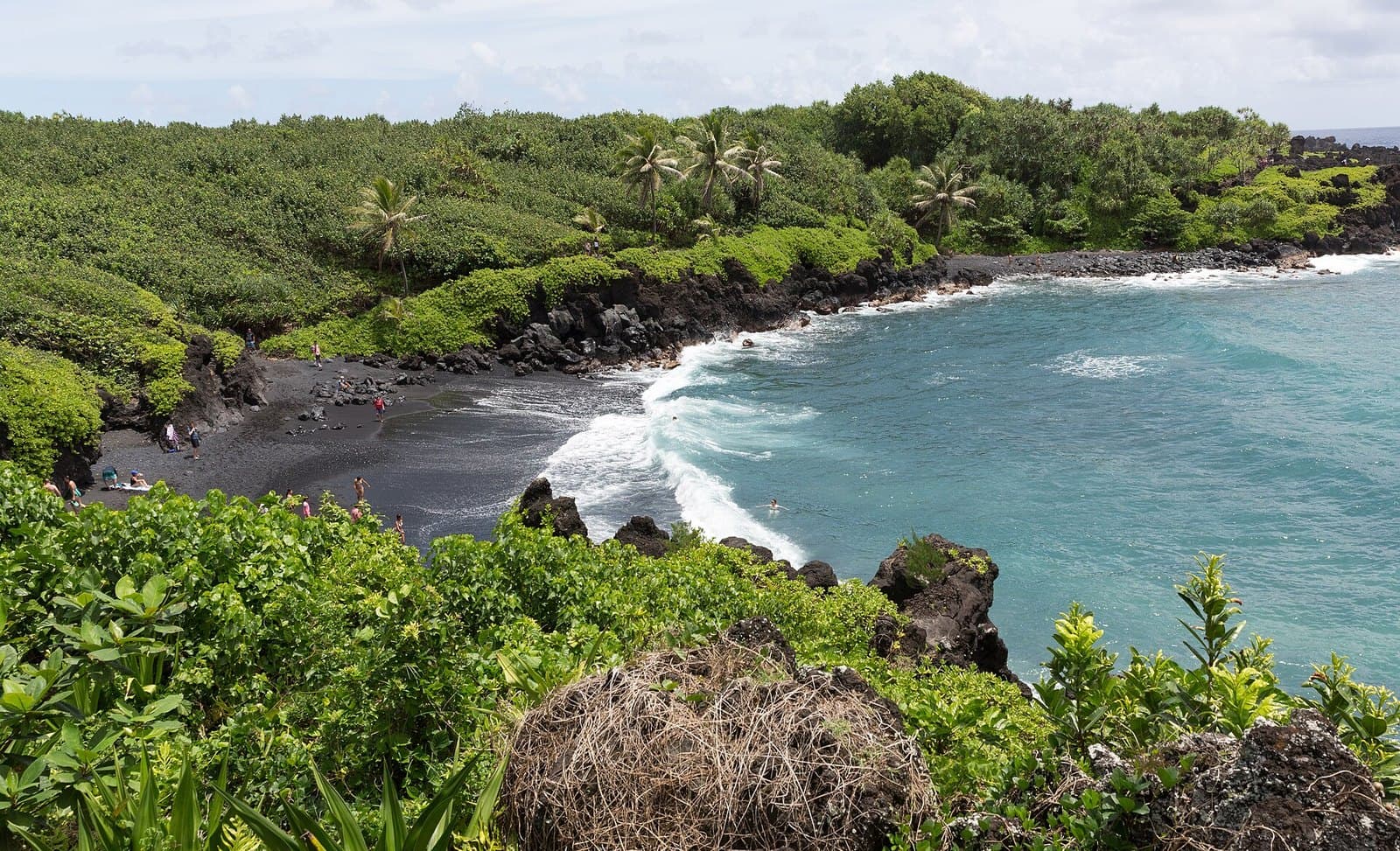 Black sand coast at Waiʻānapanapa State Park